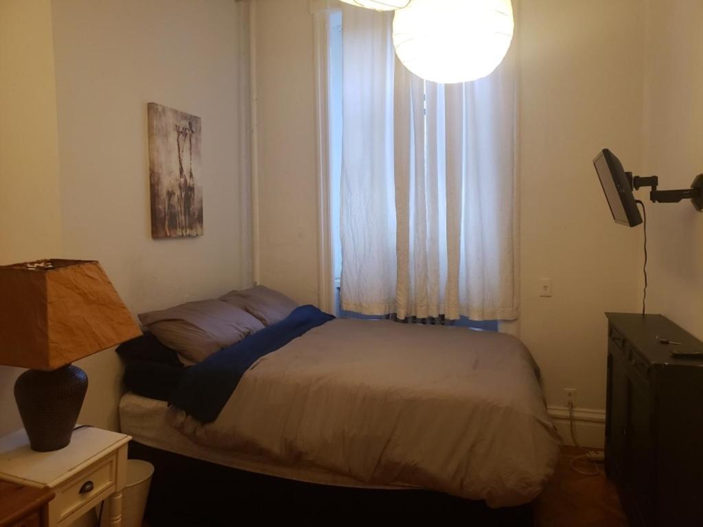 Private Room In East Village Apartment New York Eksteriør billede